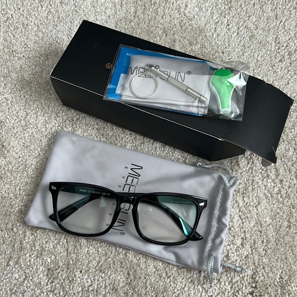 Anti-Blue Ray Glasses - Picture 1 of 4